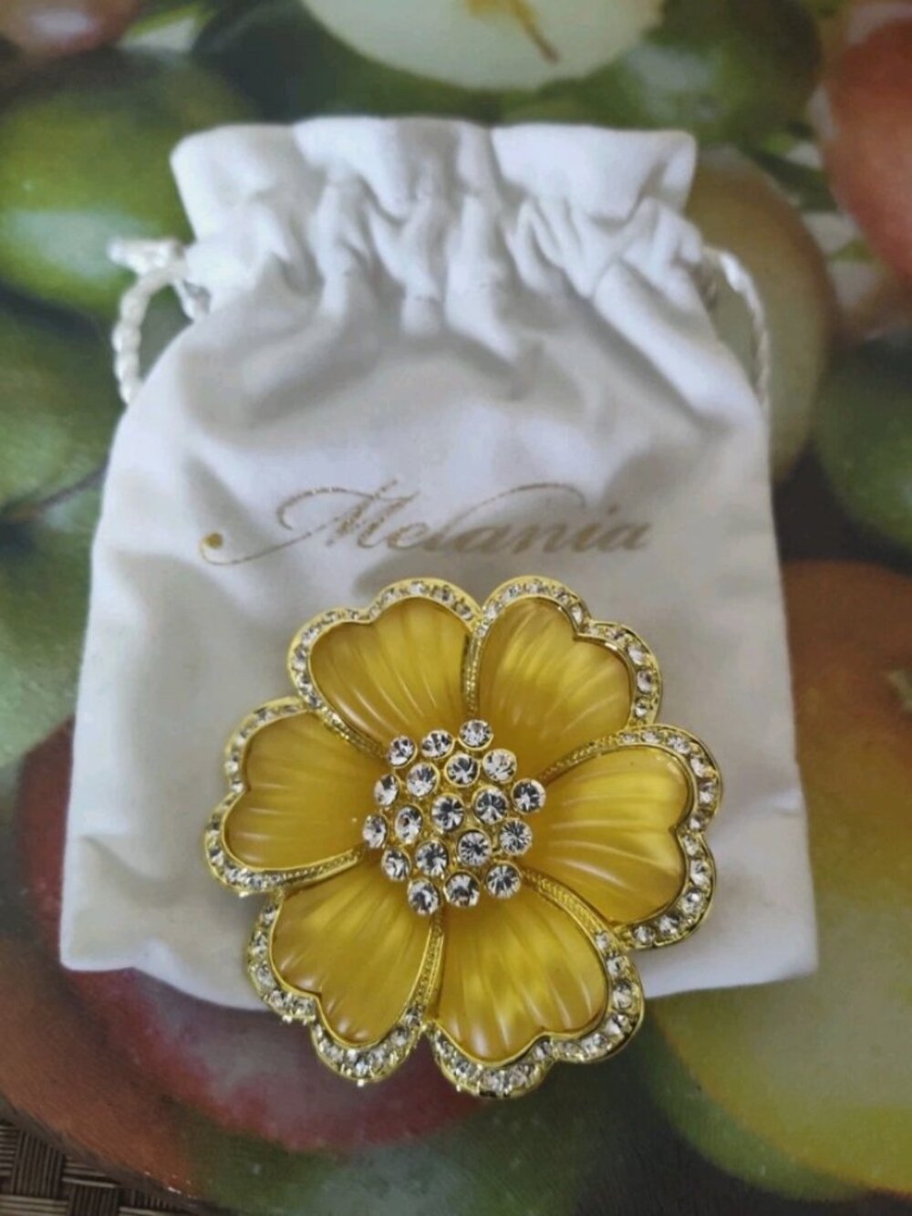 Melania Trump Gold toned Flower Brooch Yellow Lucite Petals Clear Rhinestone 2"